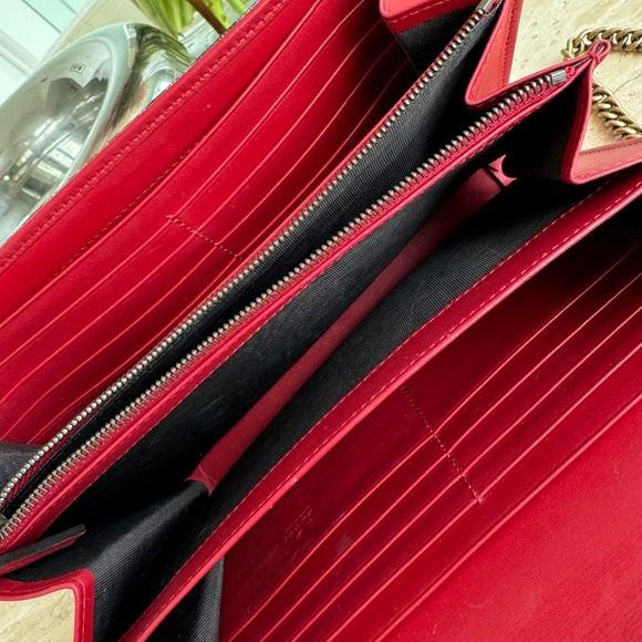 Gucci Clutch with Chain - Picture 5 of 9